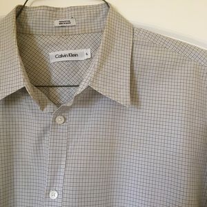 Soft Calvin Klein 100% cotton button down